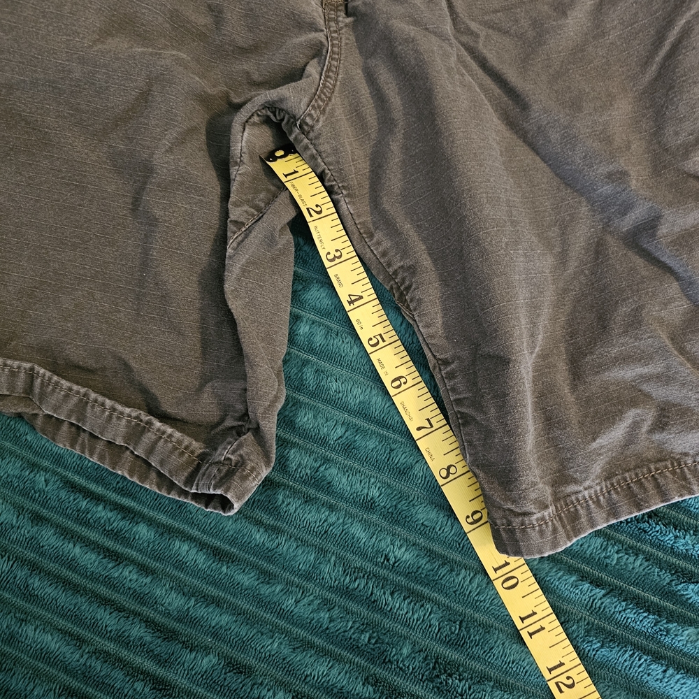 Wrangler Men's Olive and Gray Cargo Shorts - Picture 4 of 12